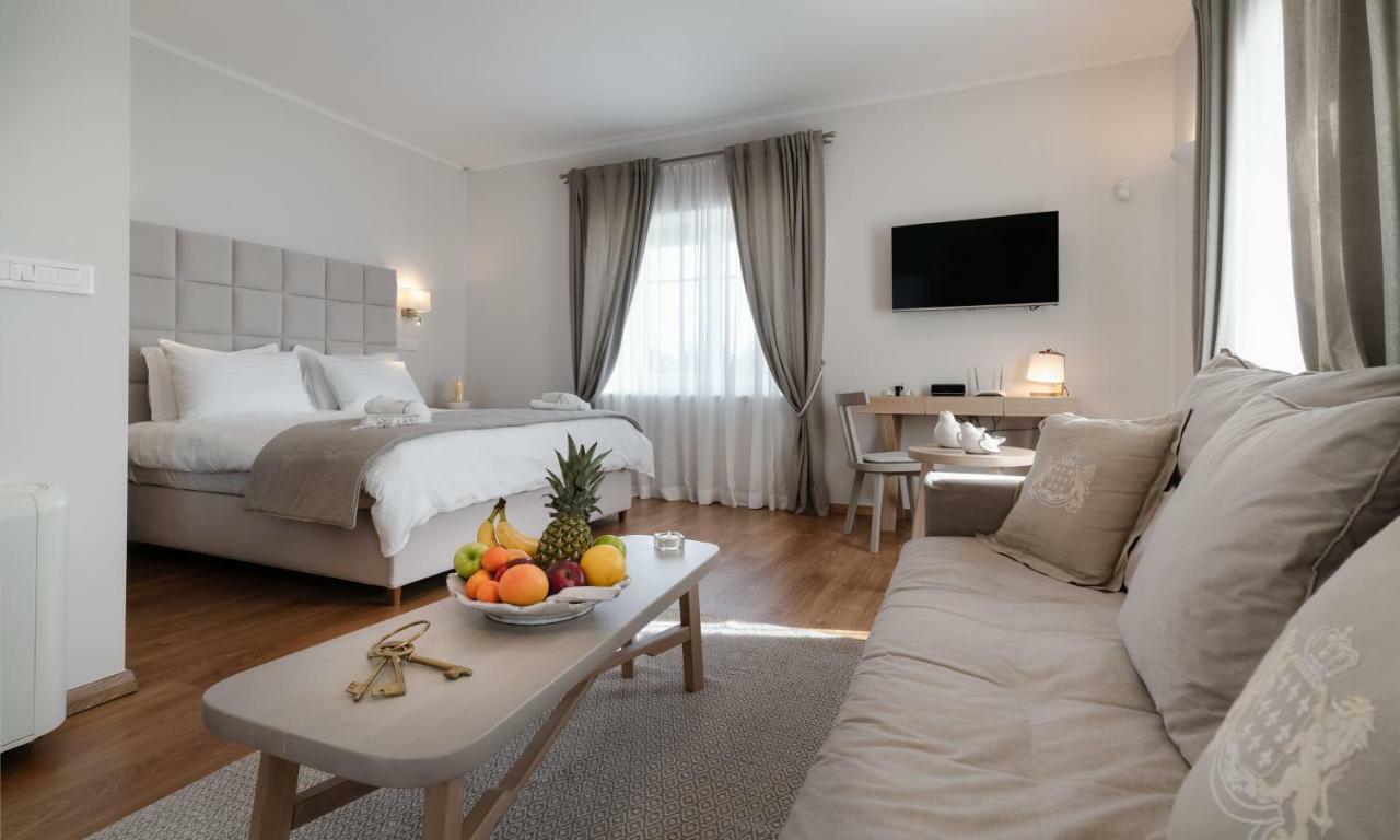 Porto Vecchio Luxury Suites Spetses Town Luaran gambar