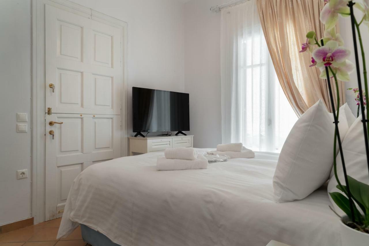Porto Vecchio Luxury Suites Spetses Town Luaran gambar