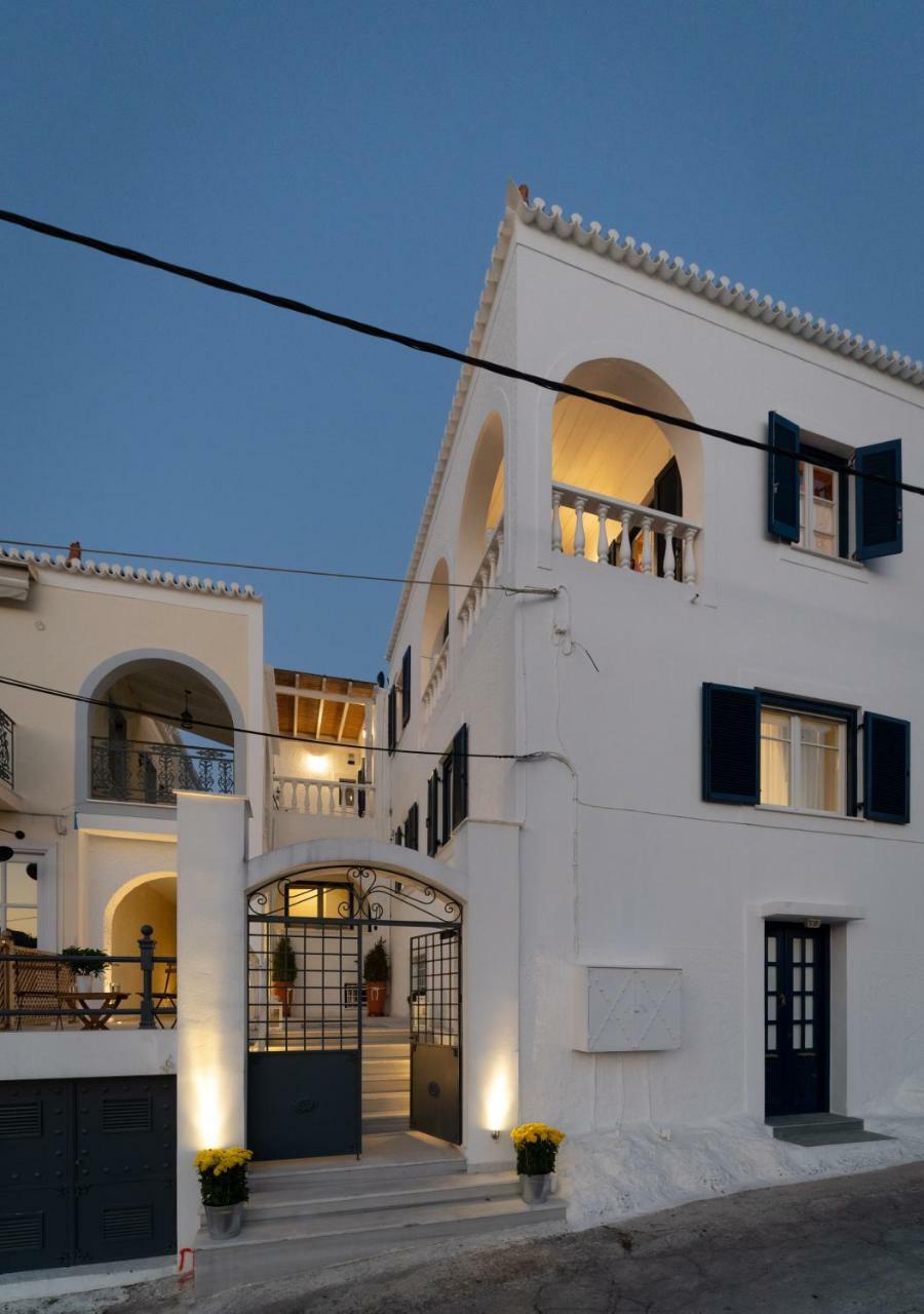 Porto Vecchio Luxury Suites Spetses Town Luaran gambar