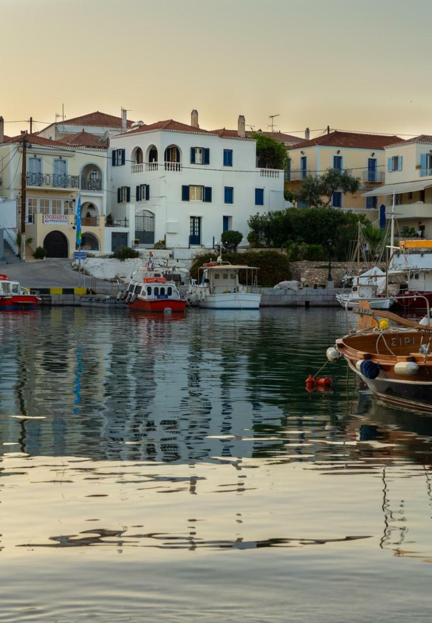 Porto Vecchio Luxury Suites Spetses Town Luaran gambar
