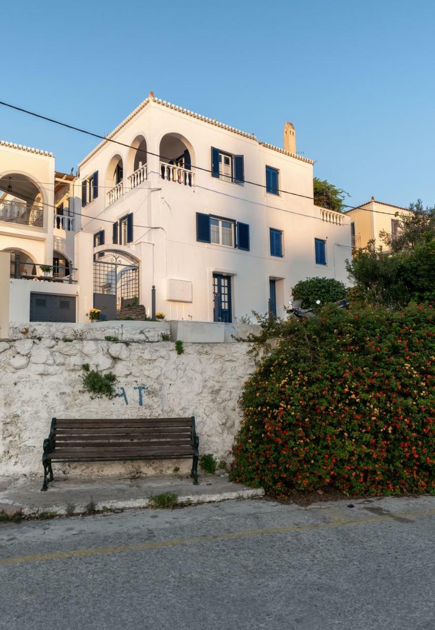 Porto Vecchio Luxury Suites Spetses Town Luaran gambar