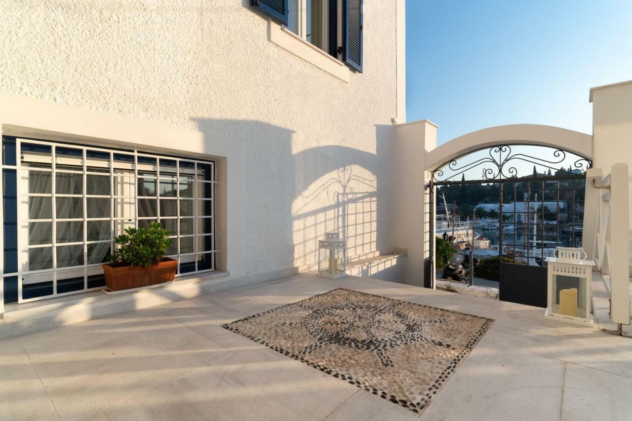 Porto Vecchio Luxury Suites Spetses Town Luaran gambar