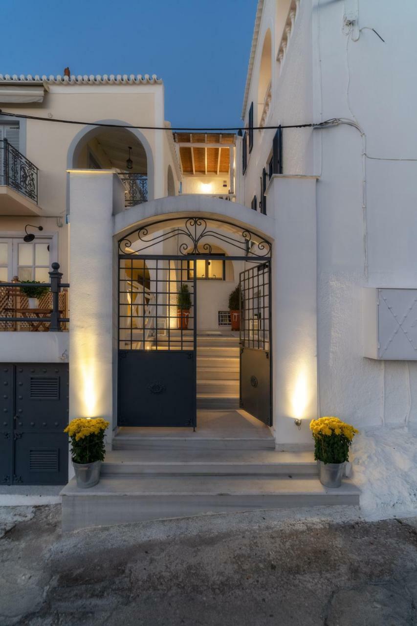 Porto Vecchio Luxury Suites Spetses Town Luaran gambar